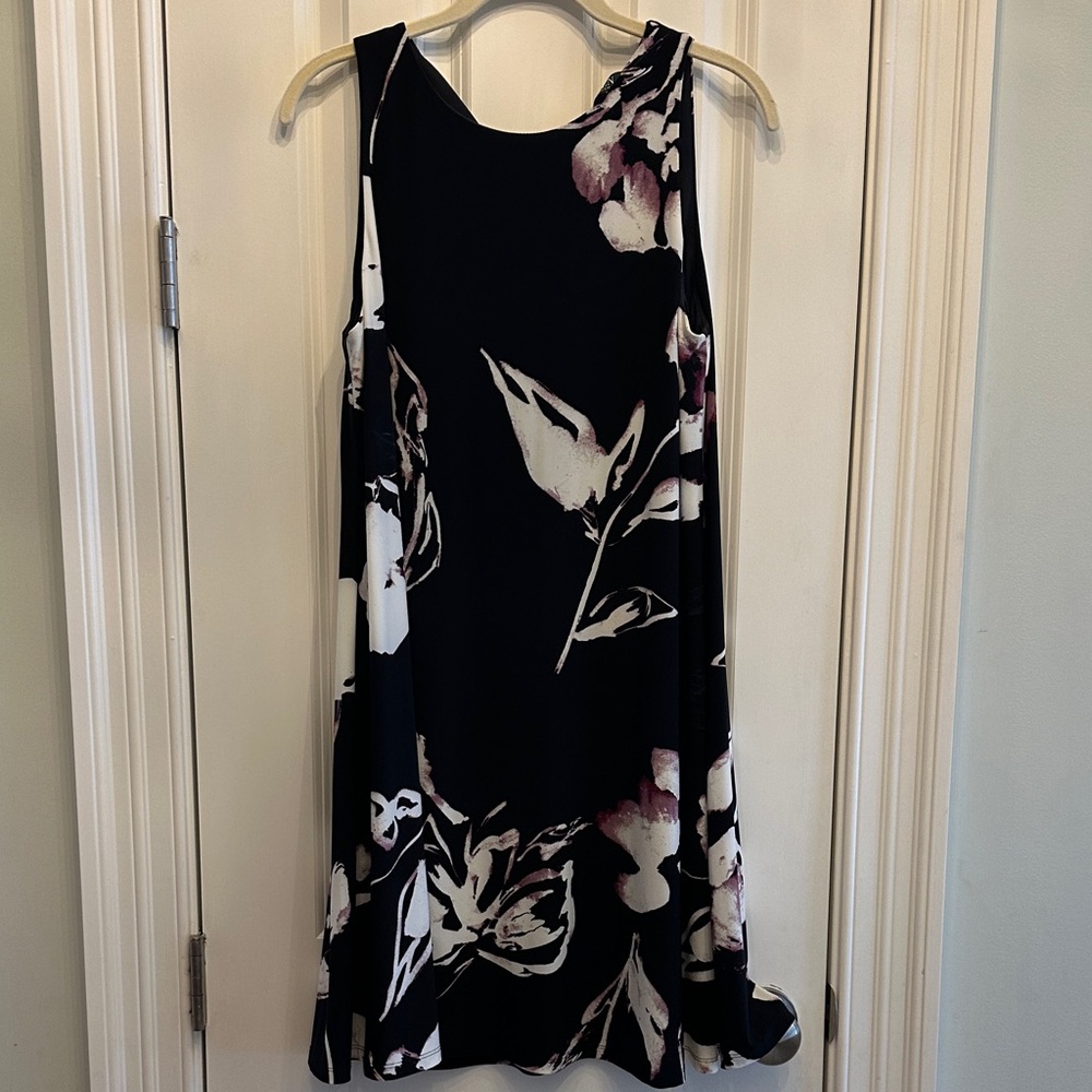 Navy Floral Sleeveless Dress!
